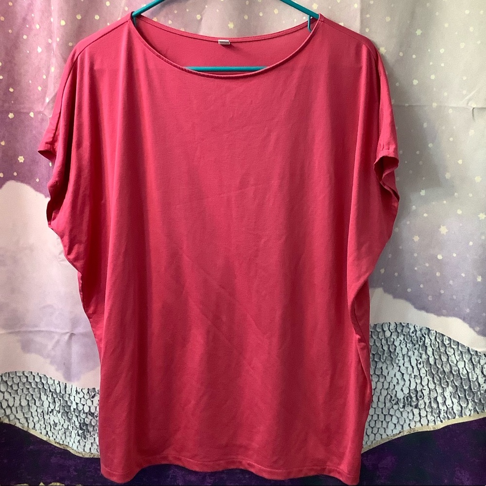 2 for 1 UNIQLO drape tshirts